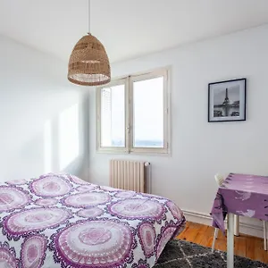 Appartement Lumineux A Emplacement Ideal Refait A Neuf, Oullins